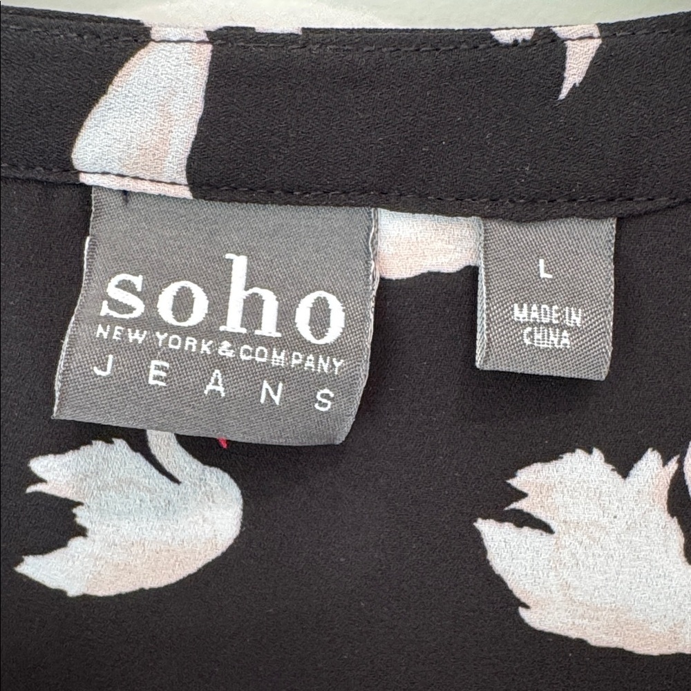 Soho New York &‎ Company Long Sleeve Blouse - Large - Black White Swan Pattern - Picture 4 of 8